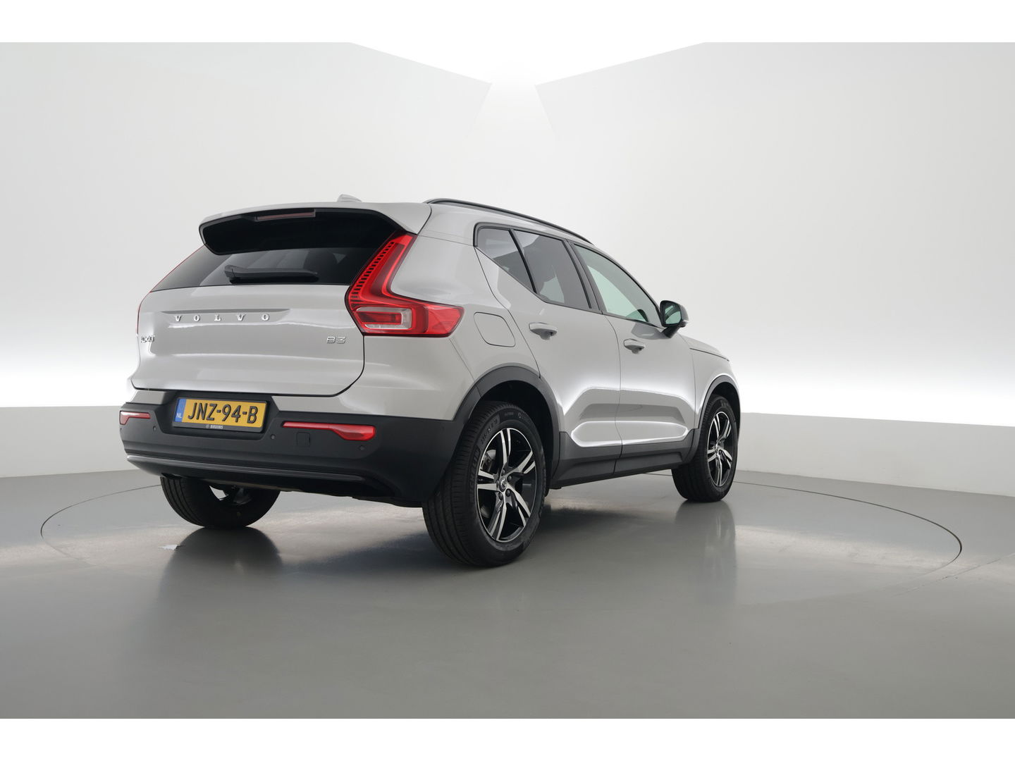 Volvo XC40 2.0 B3 Ultimate Dark | Pano-dak | 360 camera | Leer | Pixel LED | ACC | Blis