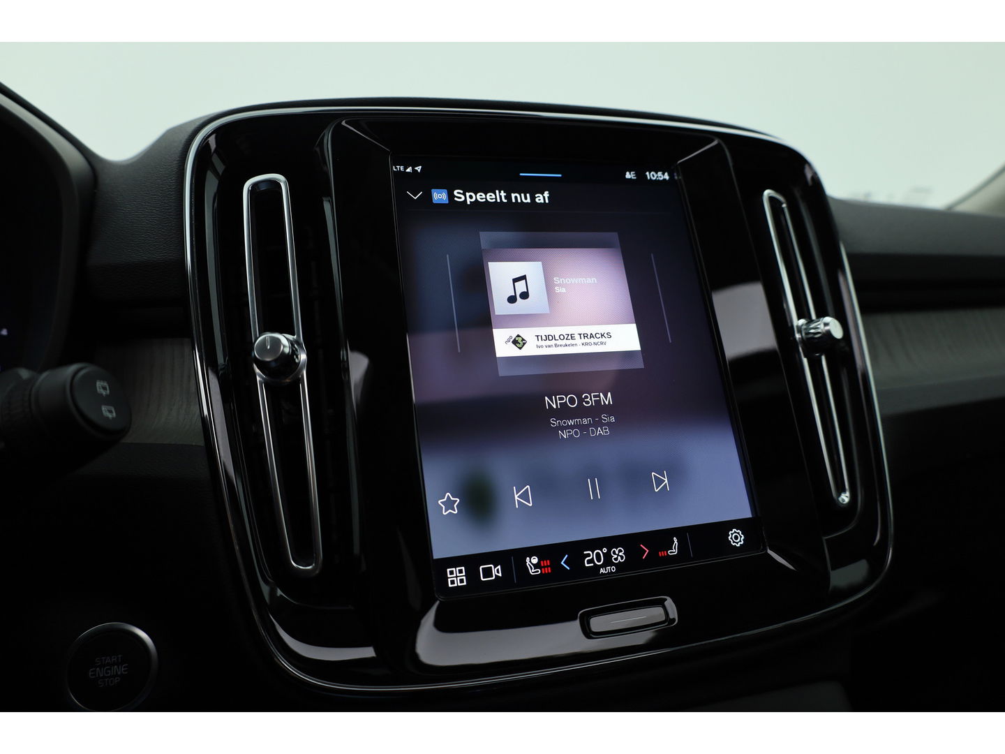 Volvo XC40 2.0 B3 Ultimate Dark | Pano-dak | 360 camera | Leer | Pixel LED | ACC | Blis