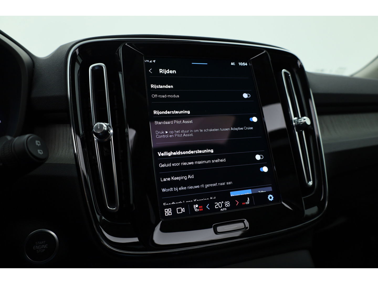 Volvo XC40 2.0 B3 Ultimate Dark | Pano-dak | 360 camera | Leer | Pixel LED | ACC | Blis