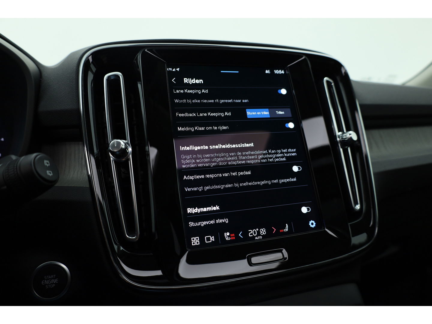 Volvo XC40 2.0 B3 Ultimate Dark | Pano-dak | 360 camera | Leer | Pixel LED | ACC | Blis