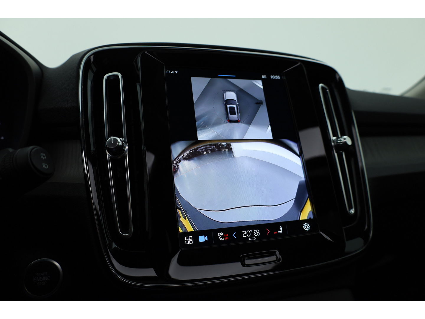 Volvo XC40 2.0 B3 Ultimate Dark | Pano-dak | 360 camera | Leer | Pixel LED | ACC | Blis