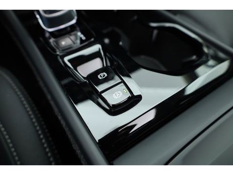 Volvo XC40 2.0 B3 Ultimate Dark | Pano-dak | 360 camera | Leer | Pixel LED | ACC | Blis