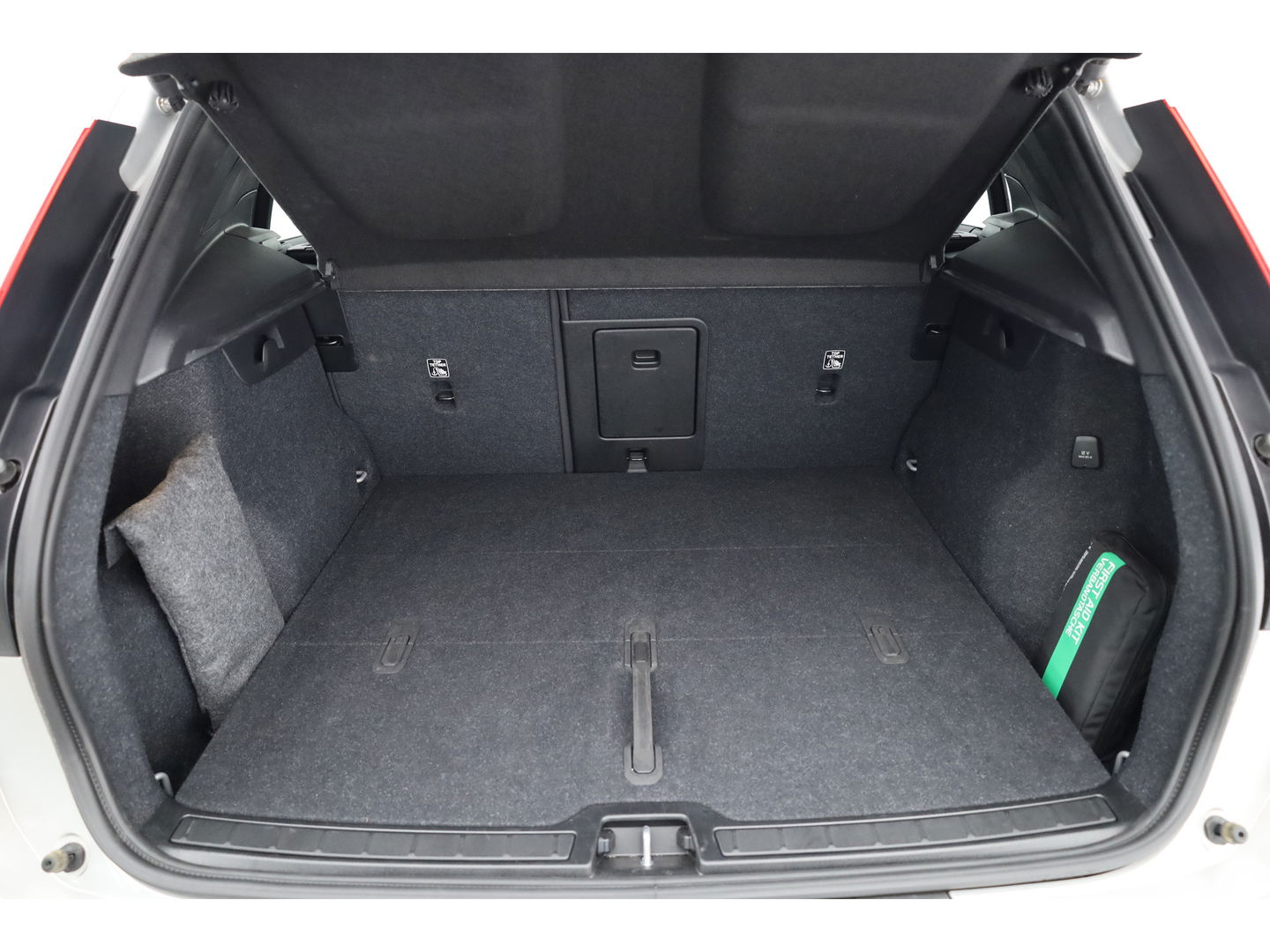 Volvo XC40 2.0 B3 Ultimate Dark | Pano-dak | 360 camera | Leer | Pixel LED | ACC | Blis