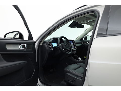 Volvo XC40 2.0 B3 Ultimate Dark | Pano-dak | 360 camera | Leer | Pixel LED | ACC | Blis