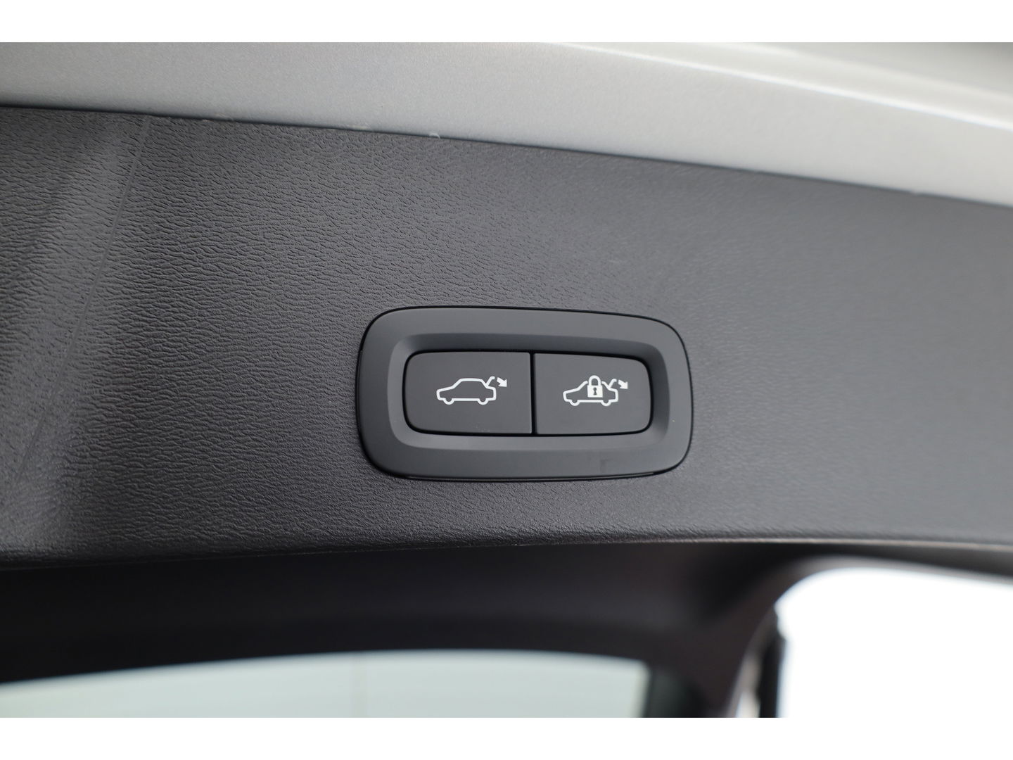 Volvo XC40 2.0 B3 Ultimate Dark | Pano-dak | 360 camera | Leer | Pixel LED | ACC | Blis