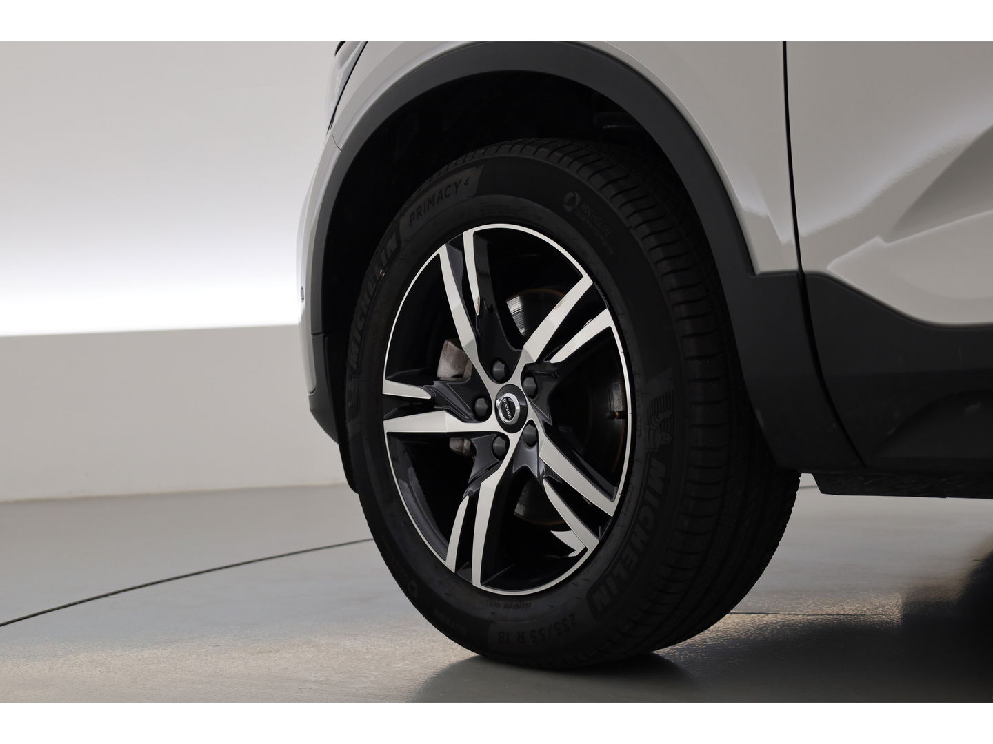 Volvo XC40 2.0 B3 Ultimate Dark | Pano-dak | 360 camera | Leer | Pixel LED | ACC | Blis