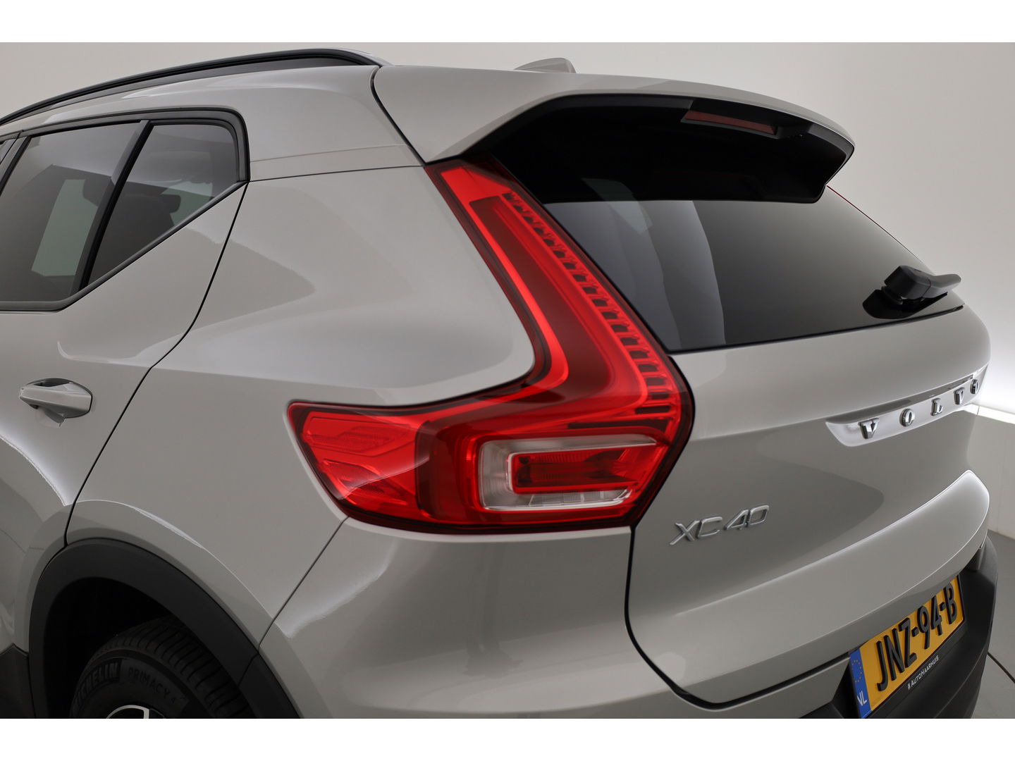Volvo XC40 2.0 B3 Ultimate Dark | Pano-dak | 360 camera | Leer | Pixel LED | ACC | Blis