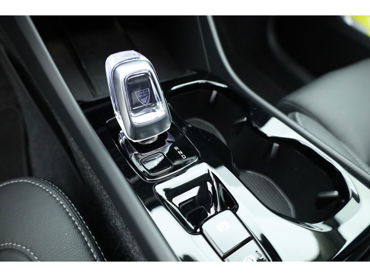 Volvo XC40 2.0 B3 Ultimate Dark | Pano-dak | 360 camera | Leer | Pixel LED | ACC | Blis