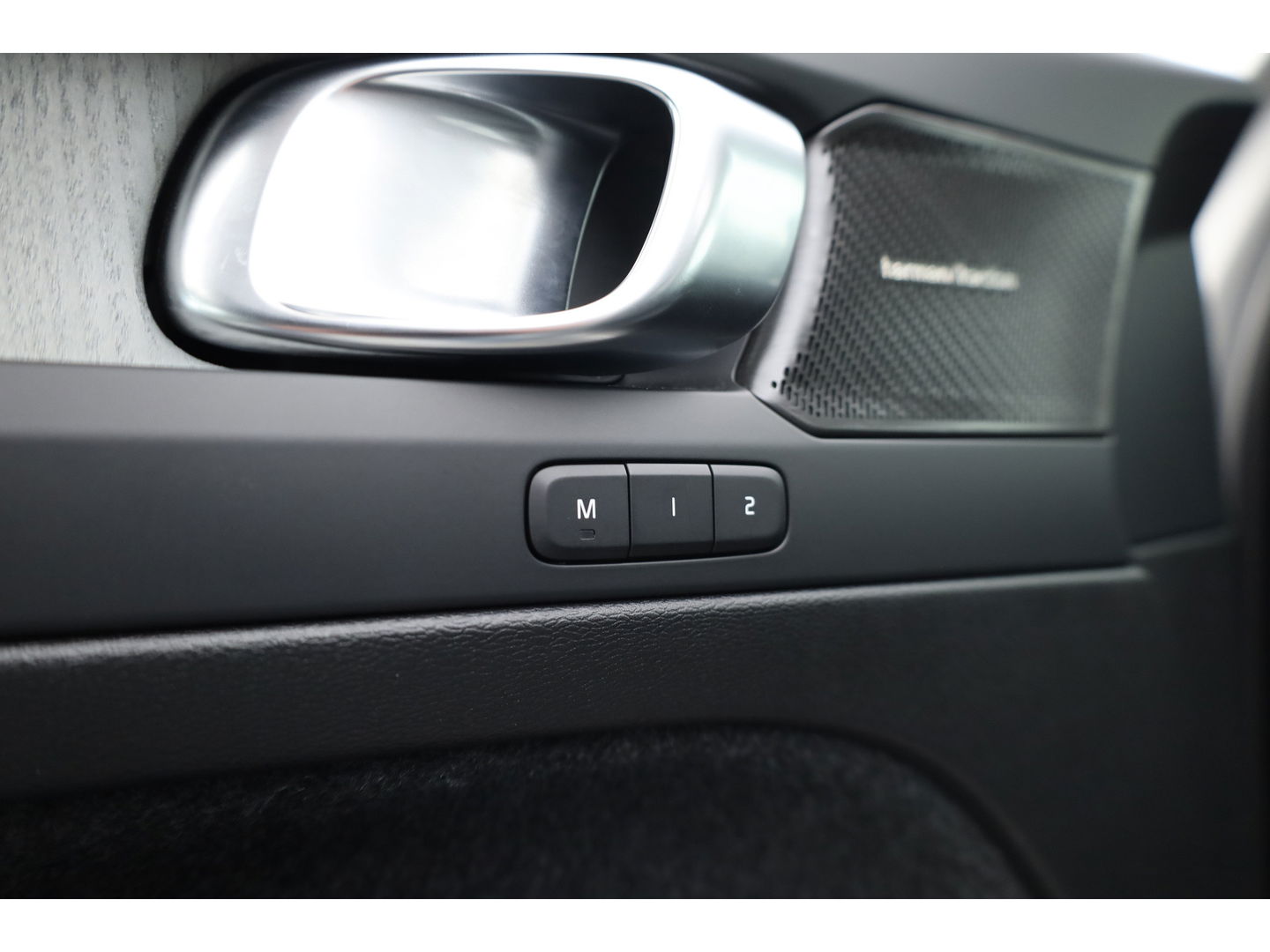 Volvo XC40 2.0 B3 Ultimate Dark | Pano-dak | 360 camera | Leer | Pixel LED | ACC | Blis