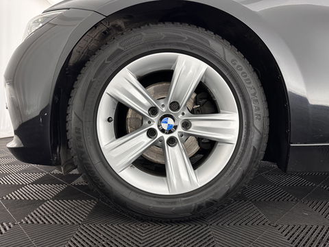 BMW 3 Serie Touring 320d EDE Executive Aut. *PANO | LEATHER | FULL-LED | DIGI-COCKPIT | HEATED-SPORTSEATS | NAVI-FULLMAP | PRIVACY-GLASS | ECC | KEYLESS | LANE-ASSIST | PDC | CRUISE | TOWBAR | 18''ALU*