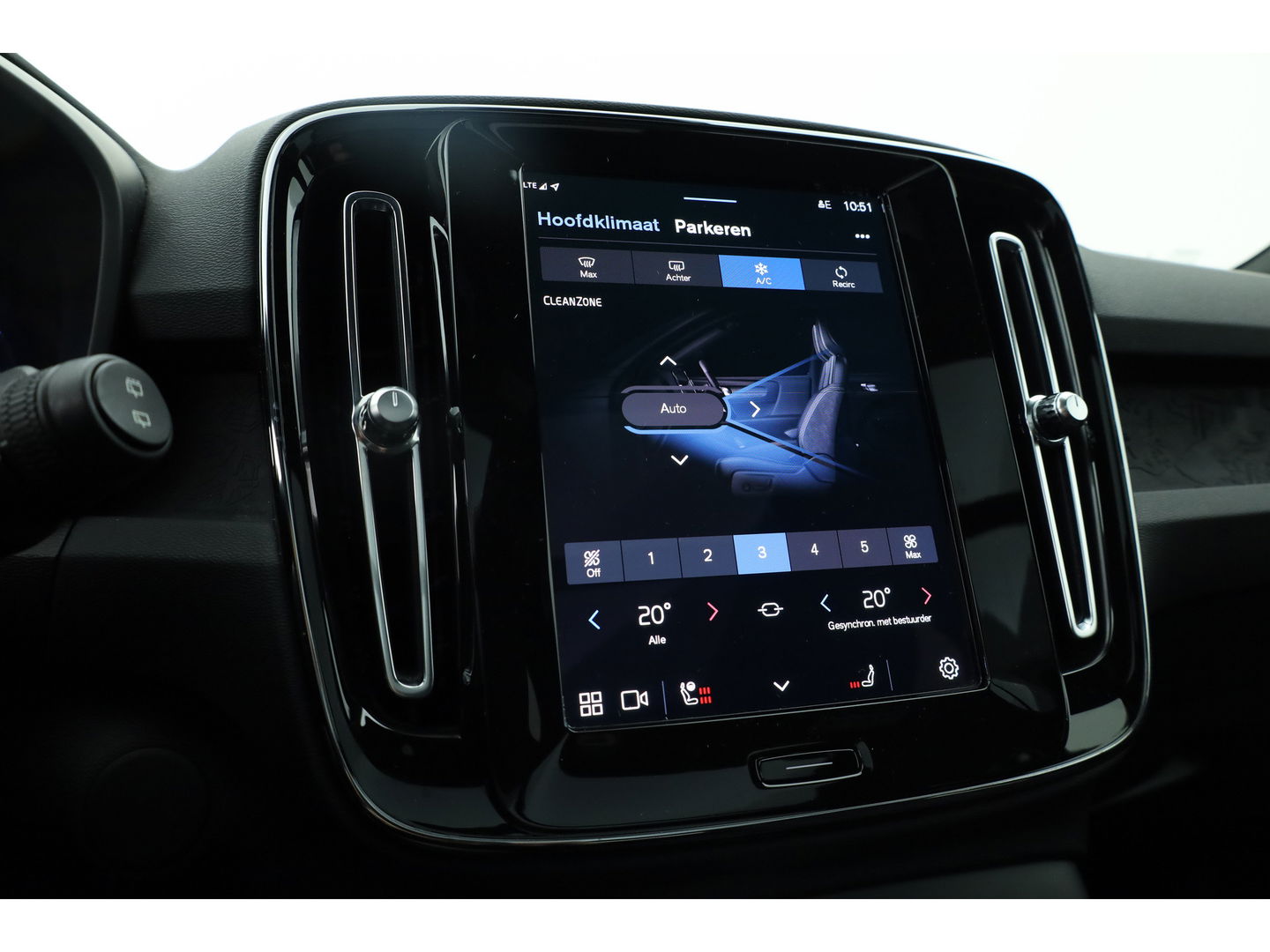 Volvo XC40 Recharge Twin Ultimate 78 kWh | 408pk | Pano | ACC | Blis | Elek. stoel met mem. | H&K | Apple Carplay | 20" |