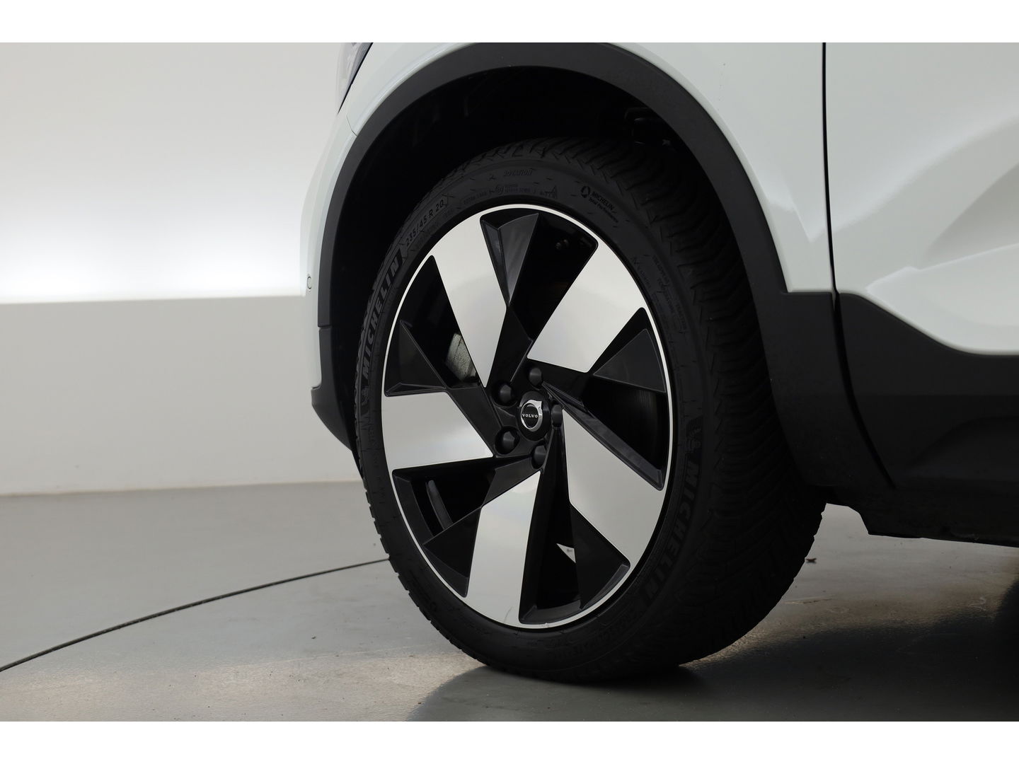 Volvo XC40 Recharge Twin Ultimate 78 kWh | 408pk | Pano | ACC | Blis | Elek. stoel met mem. | H&K | Apple Carplay | 20" |