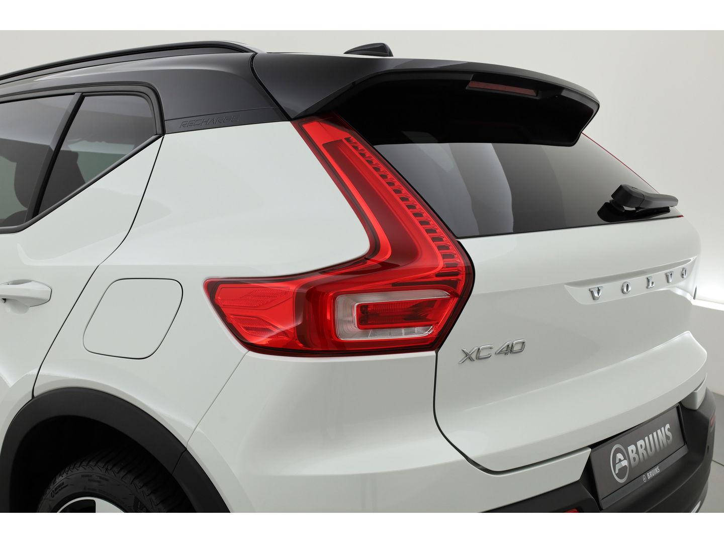Volvo XC40 Recharge Twin Ultimate 78 kWh | 408pk | Pano | ACC | Blis | Elek. stoel met mem. | H&K | Apple Carplay | 20" |