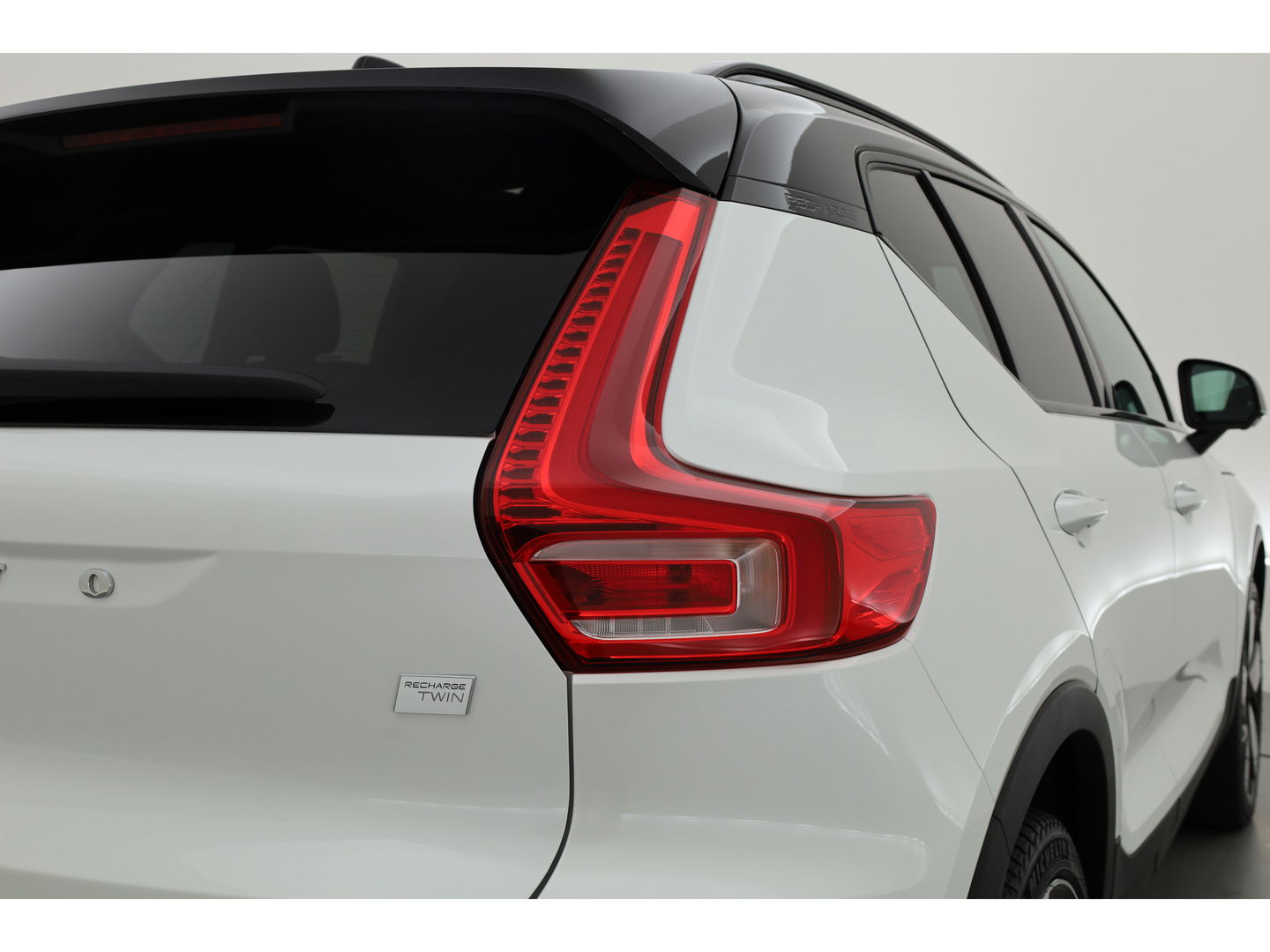 Volvo XC40 Recharge Twin Ultimate 78 kWh | 408pk | Pano | ACC | Blis | Elek. stoel met mem. | H&K | Apple Carplay | 20" |