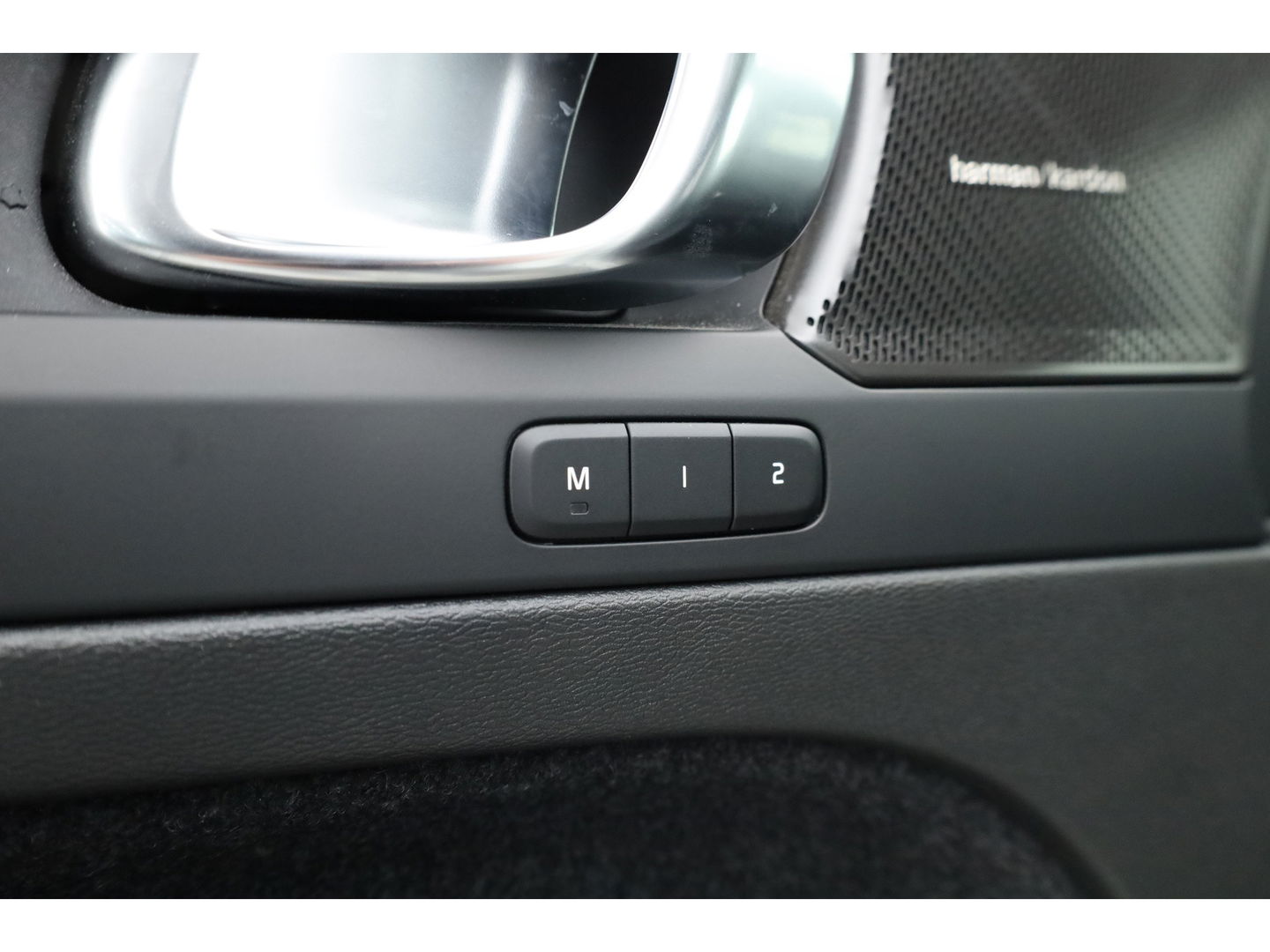 Volvo XC40 Recharge Twin Ultimate 78 kWh | 408pk | Pano | ACC | Blis | Elek. stoel met mem. | H&K | Apple Carplay | 20" |