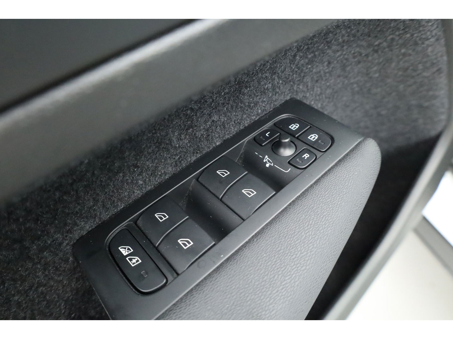 Volvo XC40 Recharge Twin Ultimate 78 kWh | 408pk | Pano | ACC | Blis | Elek. stoel met mem. | H&K | Apple Carplay | 20" |