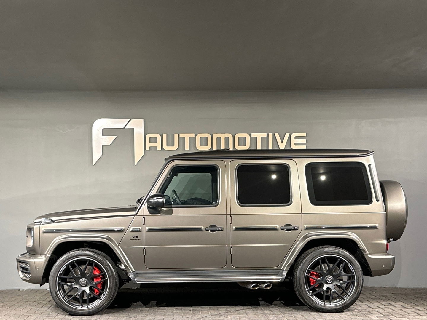 Mercedes-Benz G-Klasse AMG 63 Pano|Massage|Burmester|BTW