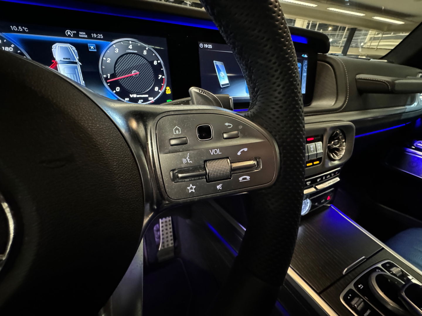 Mercedes-Benz G-Klasse AMG 63 Pano|Massage|Burmester|BTW