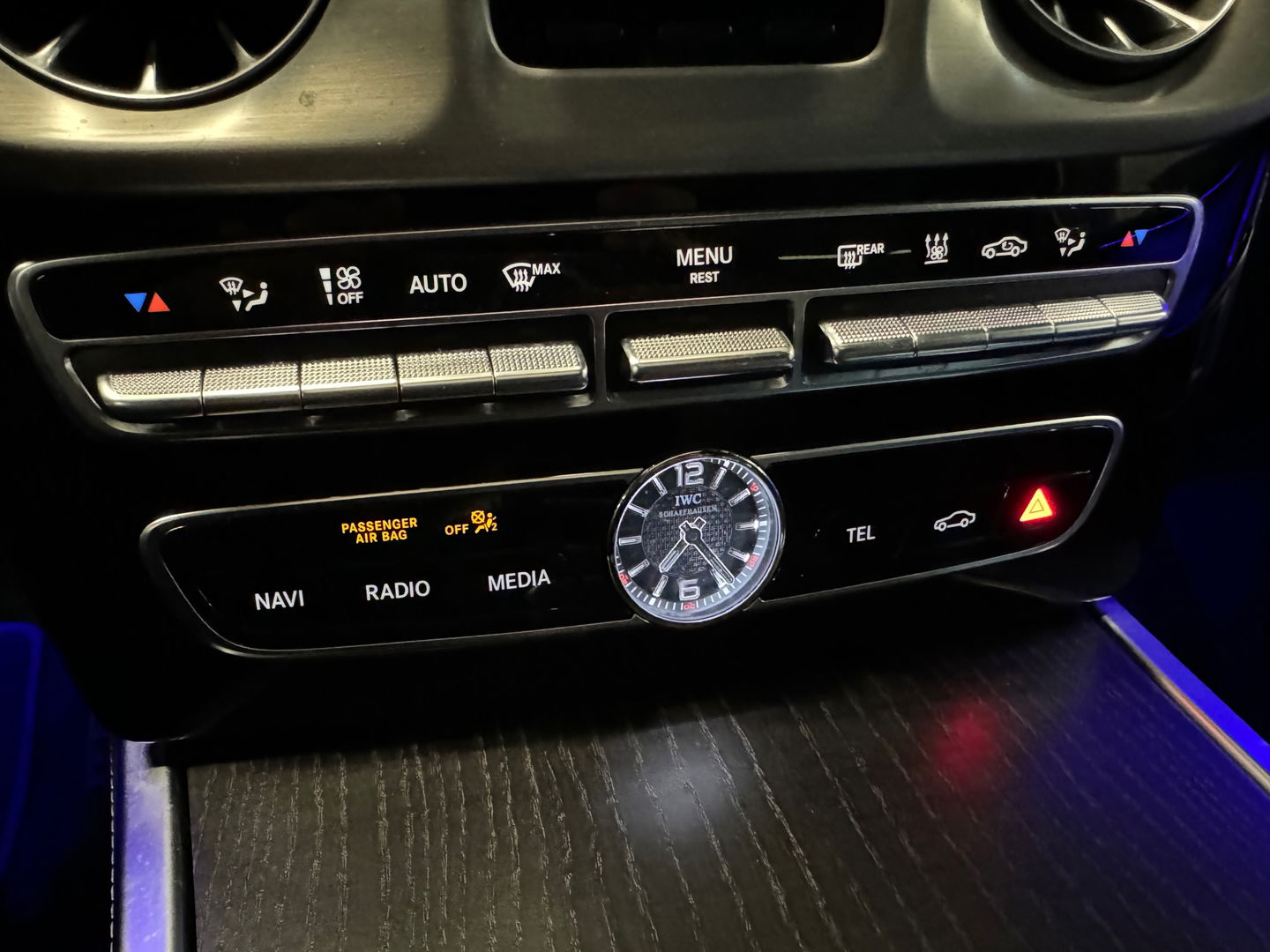 Mercedes-Benz G-Klasse AMG 63 Pano|Massage|Burmester|BTW