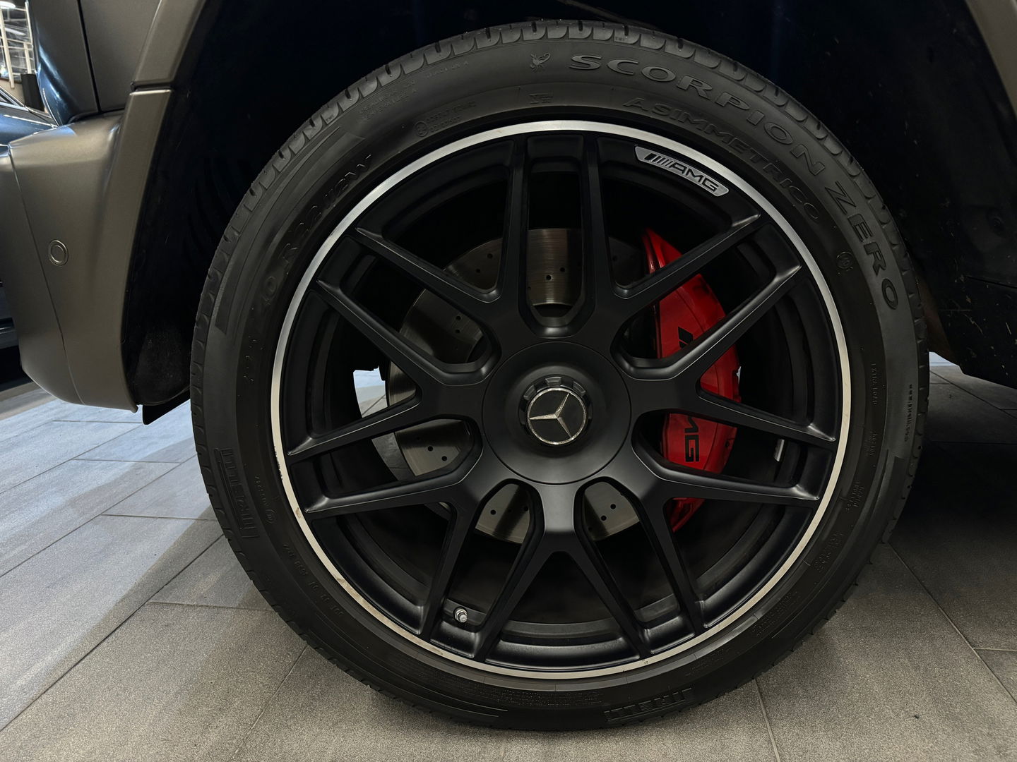 Mercedes-Benz G-Klasse AMG 63 Pano|Massage|Burmester|BTW