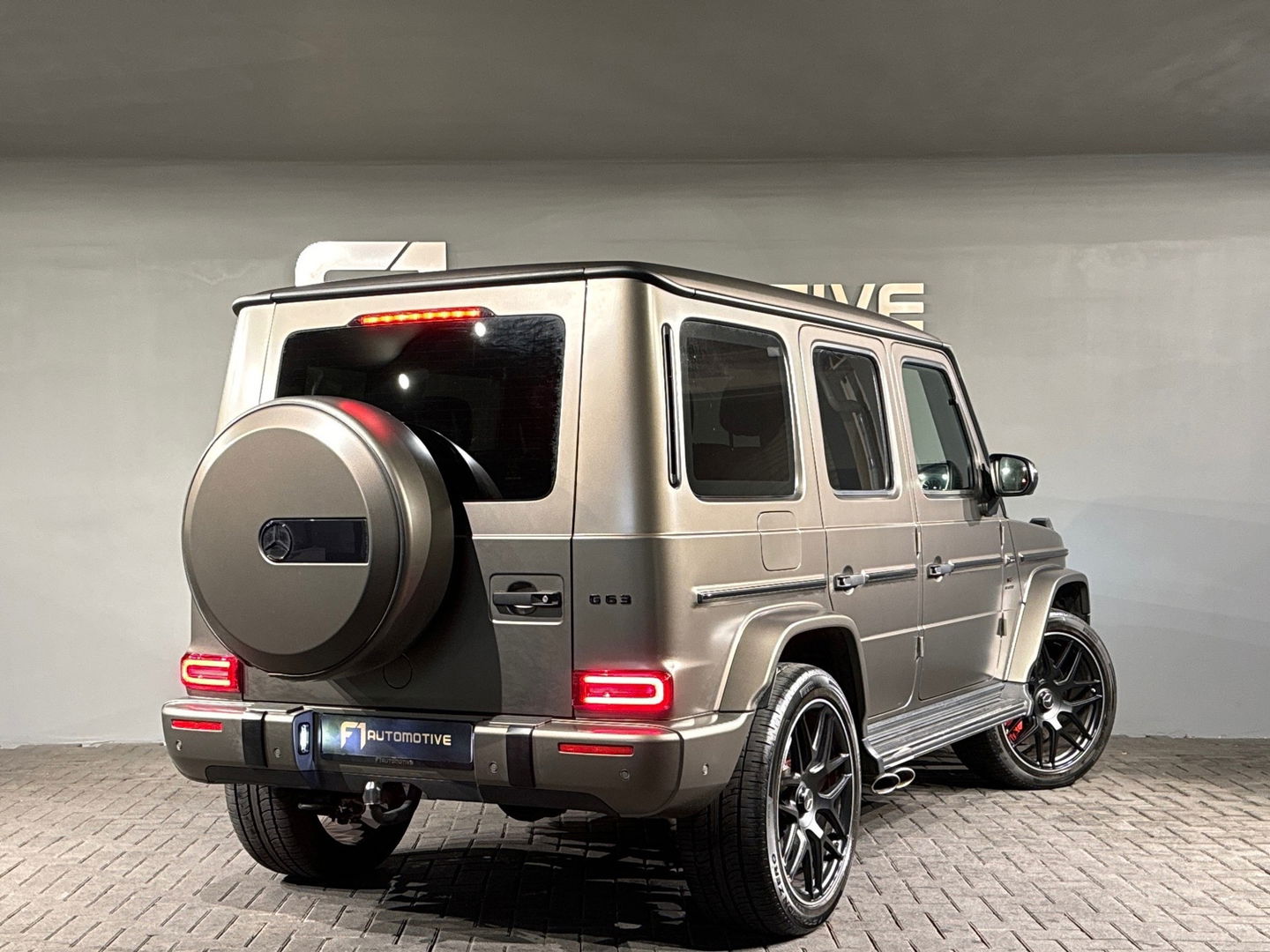 Mercedes-Benz G-Klasse AMG 63 Pano|Massage|Burmester|BTW