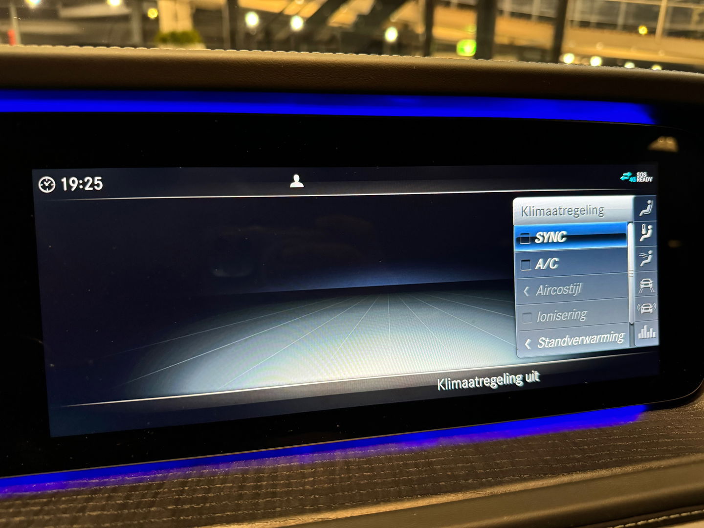 Mercedes-Benz G-Klasse AMG 63 Pano|Massage|Burmester|BTW