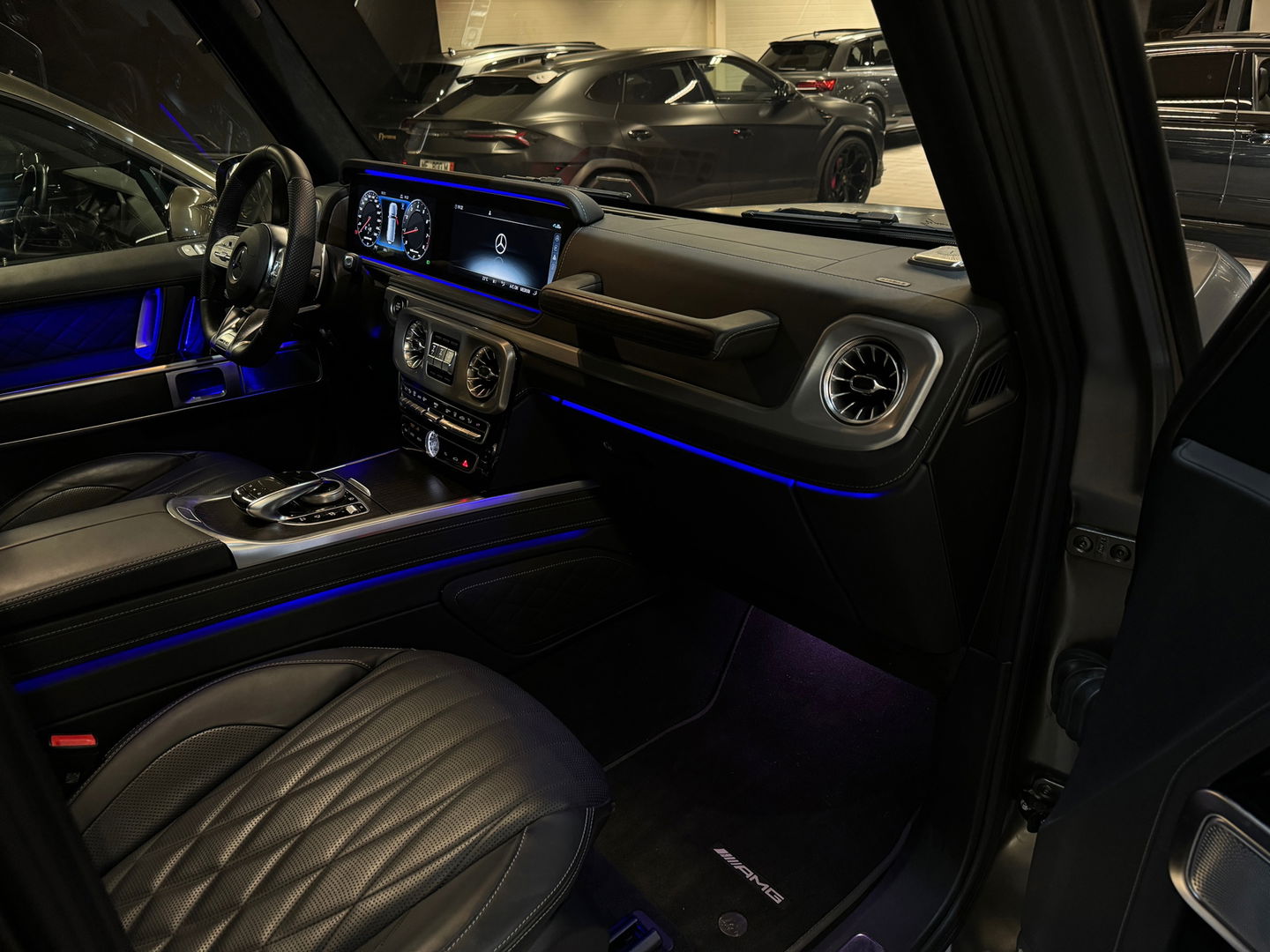 Mercedes-Benz G-Klasse AMG 63 Pano|Massage|Burmester|BTW