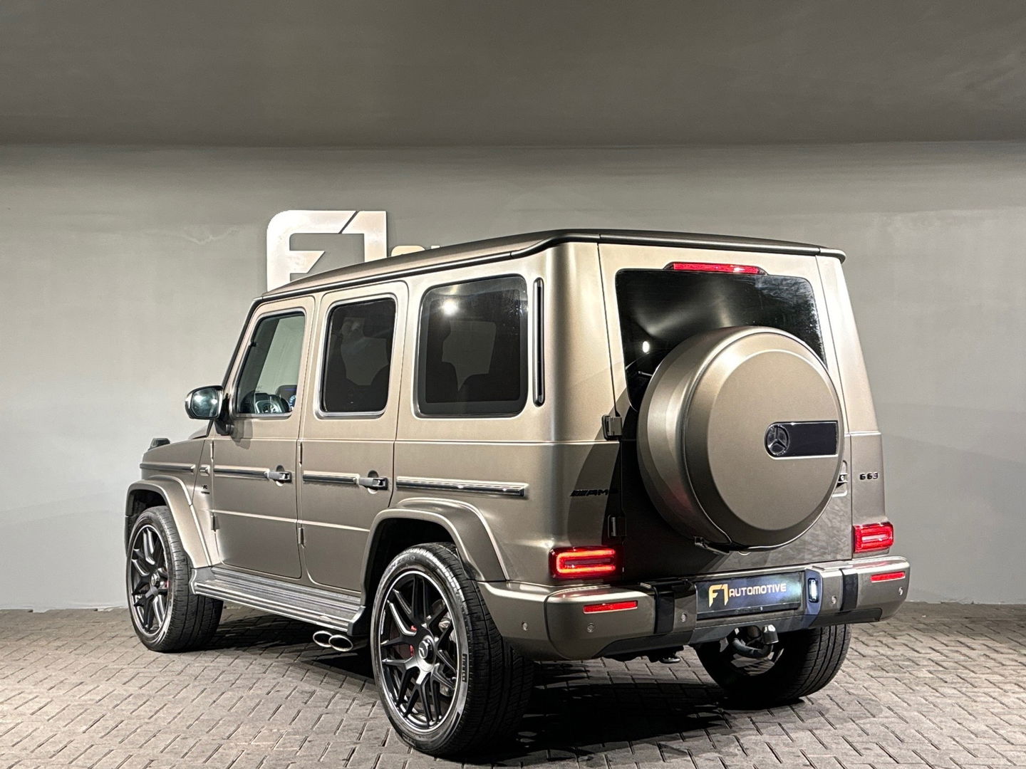Mercedes-Benz G-Klasse AMG 63 Pano|Massage|Burmester|BTW