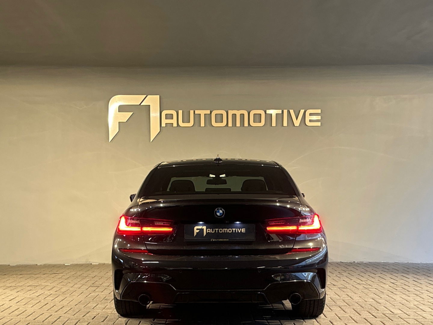 BMW 3 Serie 318i High Executive M Sport Keyles|Sfeer|H/K|NAP