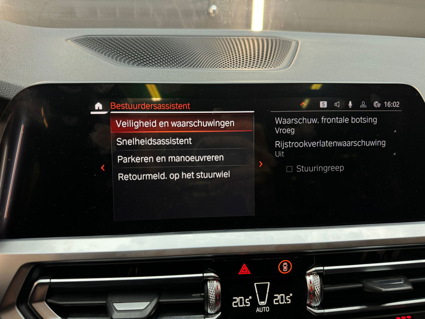 BMW 3 Serie 318i High Executive M Sport Keyles|Sfeer|H/K|NAP