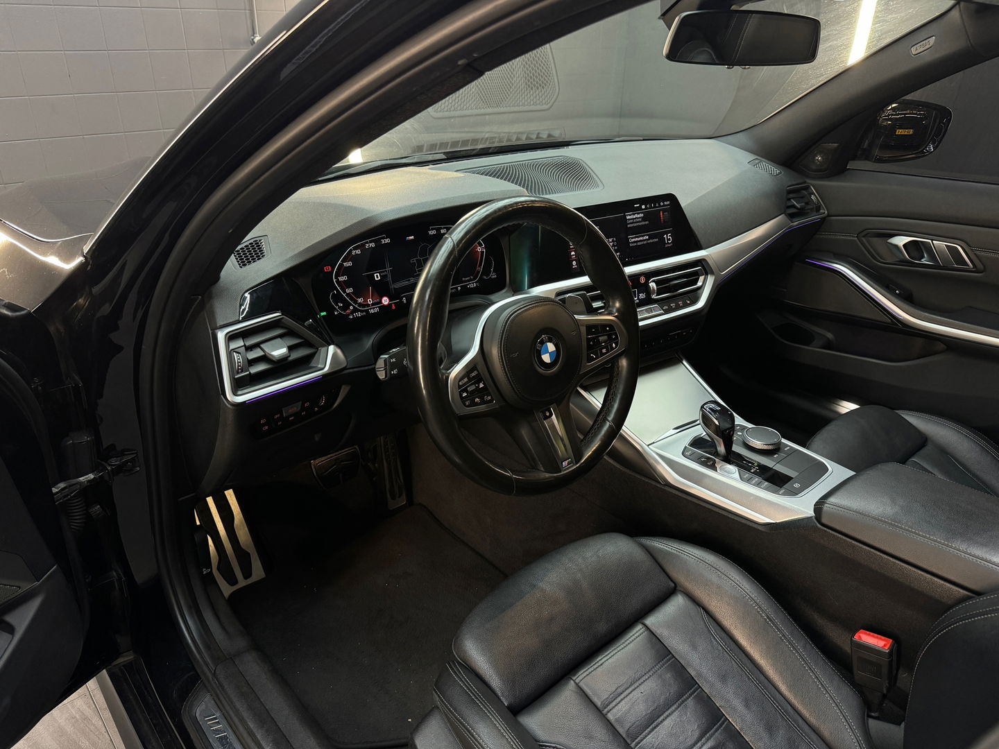 BMW 3 Serie 318i High Executive M Sport Keyles|Sfeer|H/K|NAP