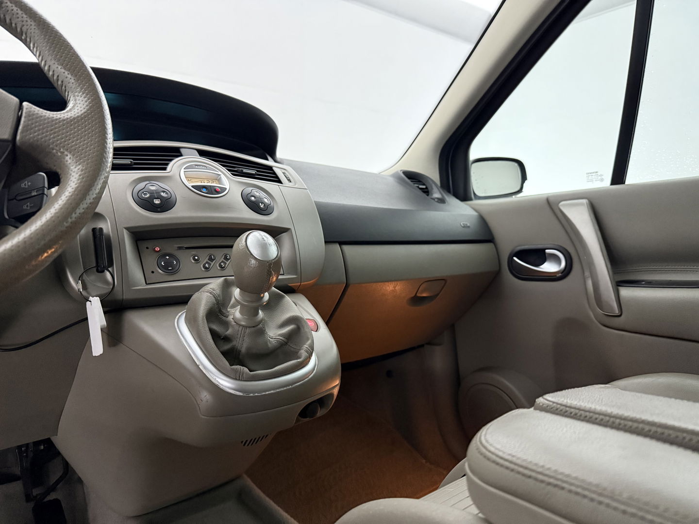 Renault Scénic 2.0-16V Tech Line | Clima | Cruise | Trekh. | Keyless | Parkeersens. | NAP