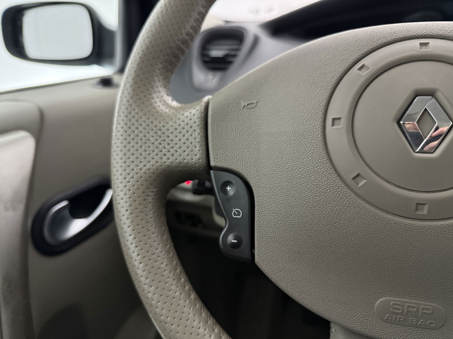 Renault Scénic 2.0-16V Tech Line | Clima | Cruise | Trekh. | Keyless | Parkeersens. | NAP