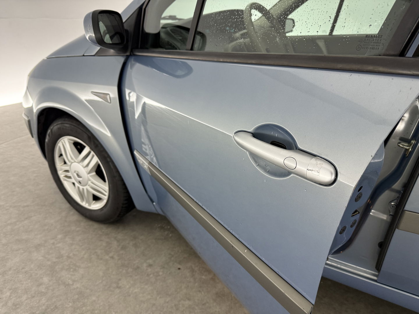 Renault Scénic 2.0-16V Tech Line | Clima | Cruise | Trekh. | Keyless | Parkeersens. | NAP