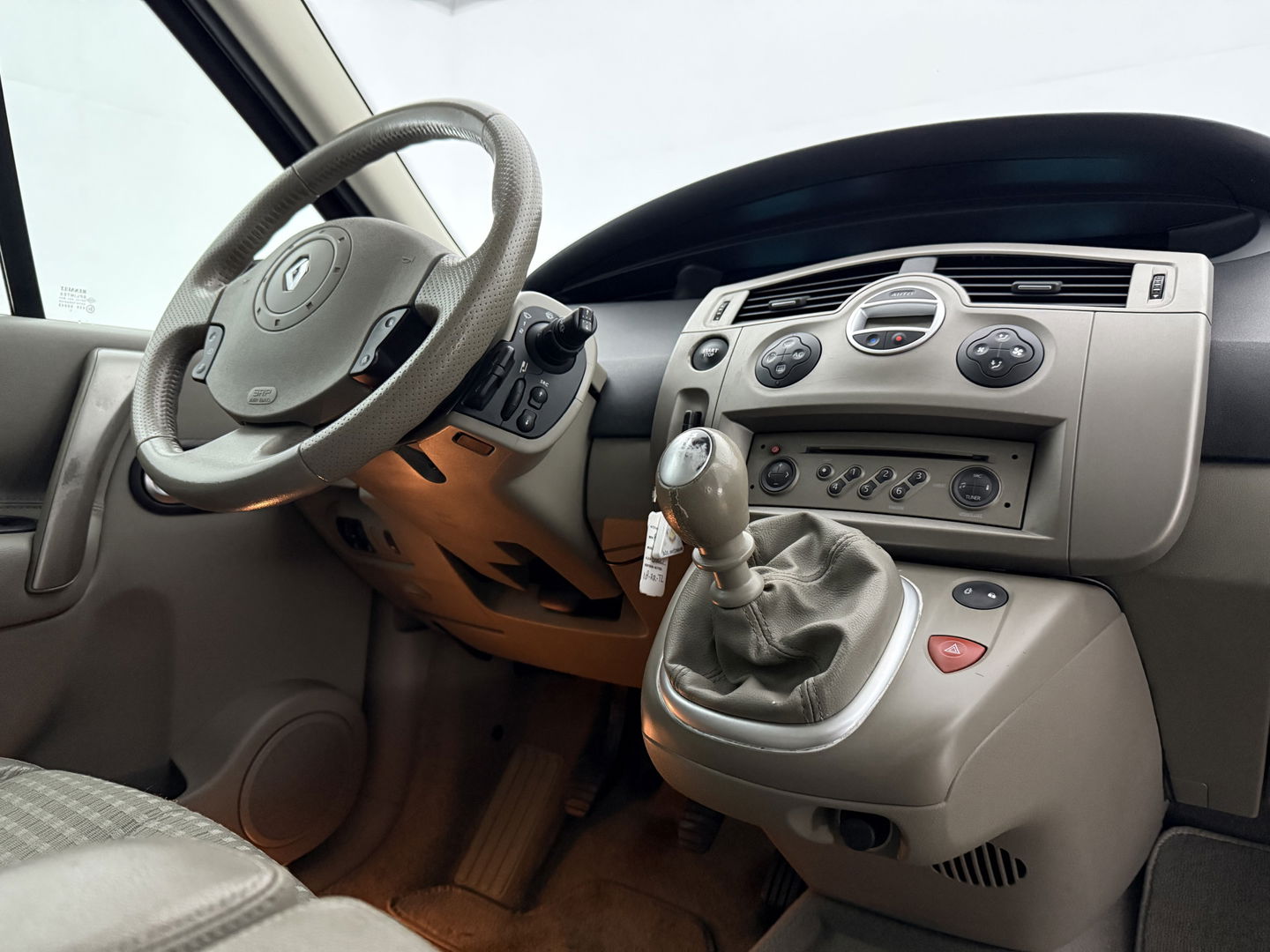 Renault Scénic 2.0-16V Tech Line | Clima | Cruise | Trekh. | Keyless | Parkeersens. | NAP