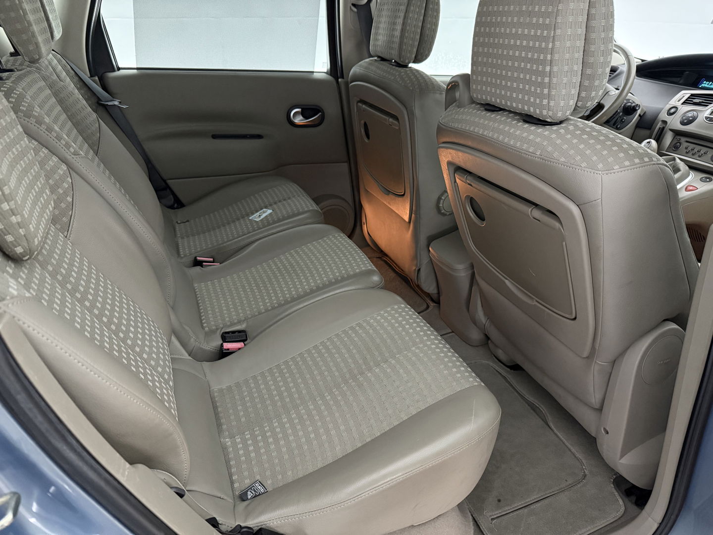 Renault Scénic 2.0-16V Tech Line | Clima | Cruise | Trekh. | Keyless | Parkeersens. | NAP