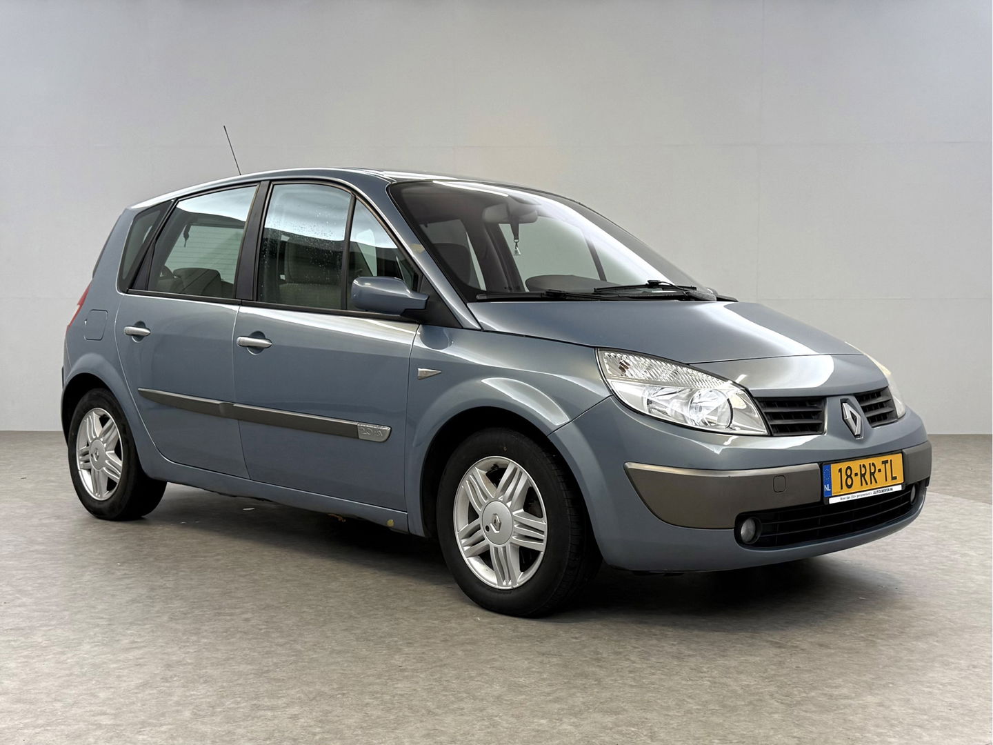 Renault Scénic 2.0-16V Tech Line | Clima | Cruise | Trekh. | Keyless | Parkeersens. | NAP