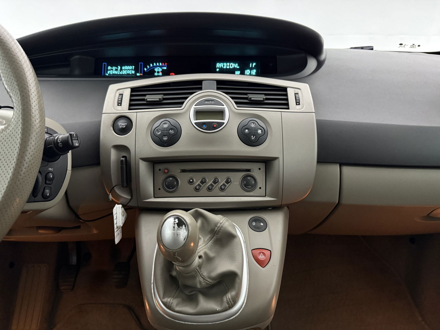 Renault Scénic 2.0-16V Tech Line | Clima | Cruise | Trekh. | Keyless | Parkeersens. | NAP