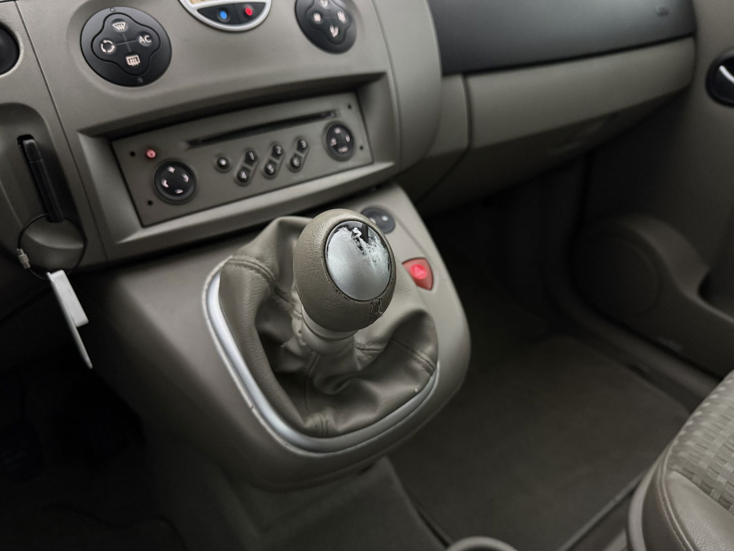 Renault Scénic 2.0-16V Tech Line | Clima | Cruise | Trekh. | Keyless | Parkeersens. | NAP