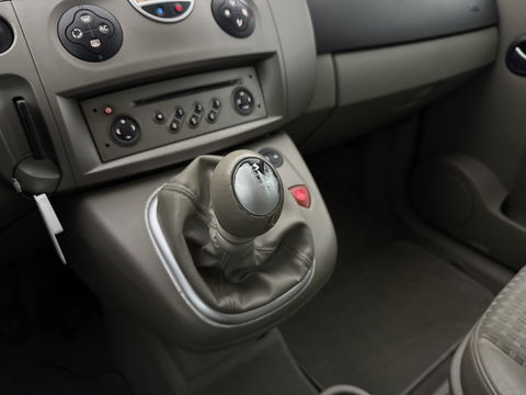 Renault Scénic 2.0-16V Tech Line | Clima | Cruise | Trekh. | Keyless | Parkeersens. | NAP