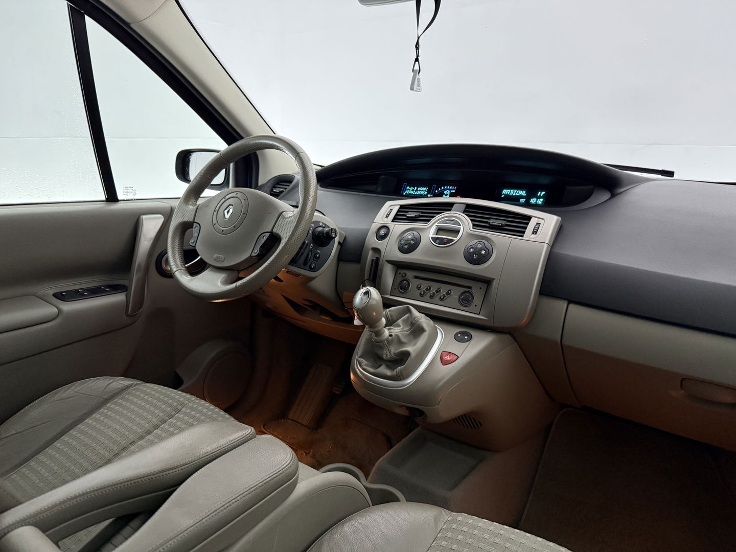 Renault Scénic 2.0-16V Tech Line | Clima | Cruise | Trekh. | Keyless | Parkeersens. | NAP