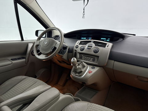 Renault Scénic 2.0-16V Tech Line | Clima | Cruise | Trekh. | Keyless | Parkeersens. | NAP