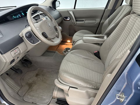 Renault Scénic 2.0-16V Tech Line | Clima | Cruise | Trekh. | Keyless | Parkeersens. | NAP