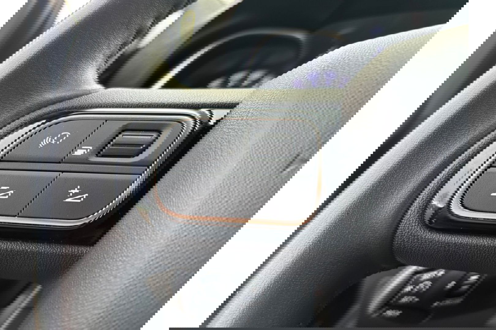 Citroën C3 Aircross 1.2 PT S&S SHINE AUTOMAAT NAVI PDC-CAMERA CRUISECONTROL.