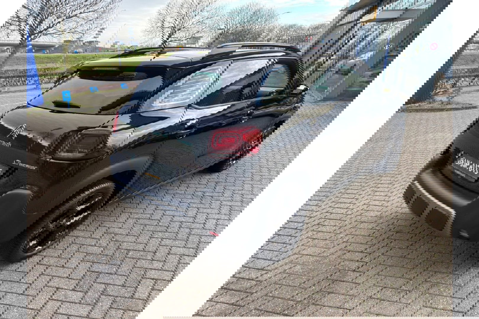 Citroën C3 Aircross 1.2 PT S&S SHINE AUTOMAAT NAVI PDC-CAMERA CRUISECONTROL.