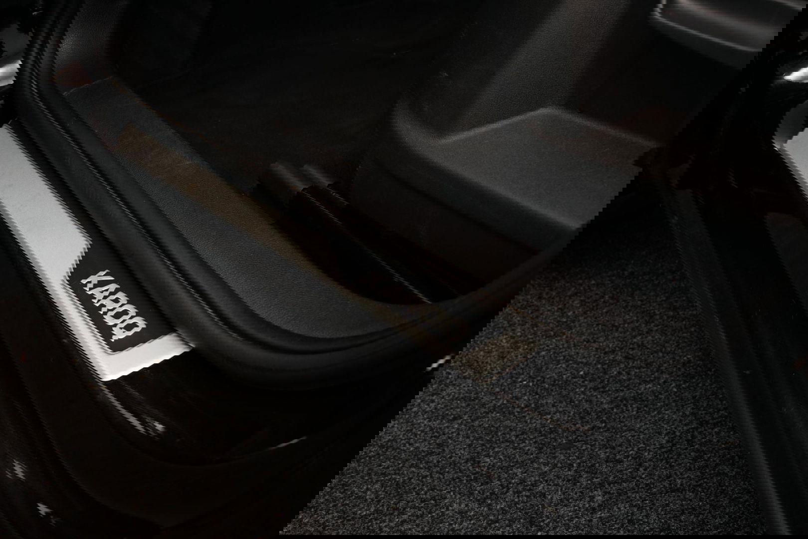 Škoda Karoq 1.5 TSI ACT Sportline Business | LUXE | CAMERA |TREKH | LED