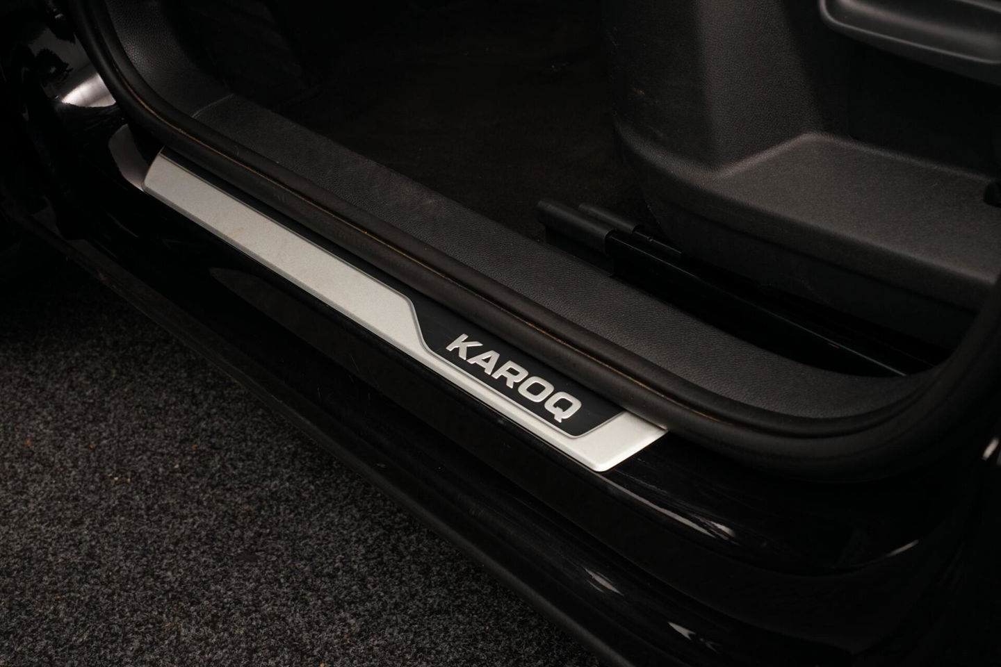 Škoda Karoq 1.5 TSI ACT Sportline Business | LUXE | CAMERA |TREKH | LED