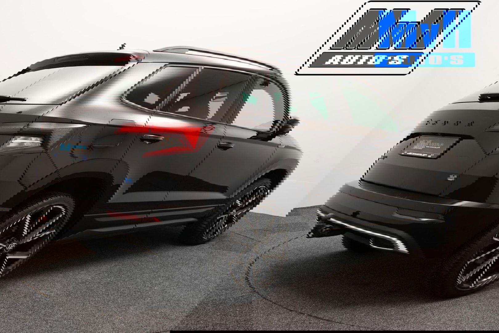 Škoda Karoq 1.5 TSI ACT Sportline Business | LUXE | CAMERA |TREKH | LED