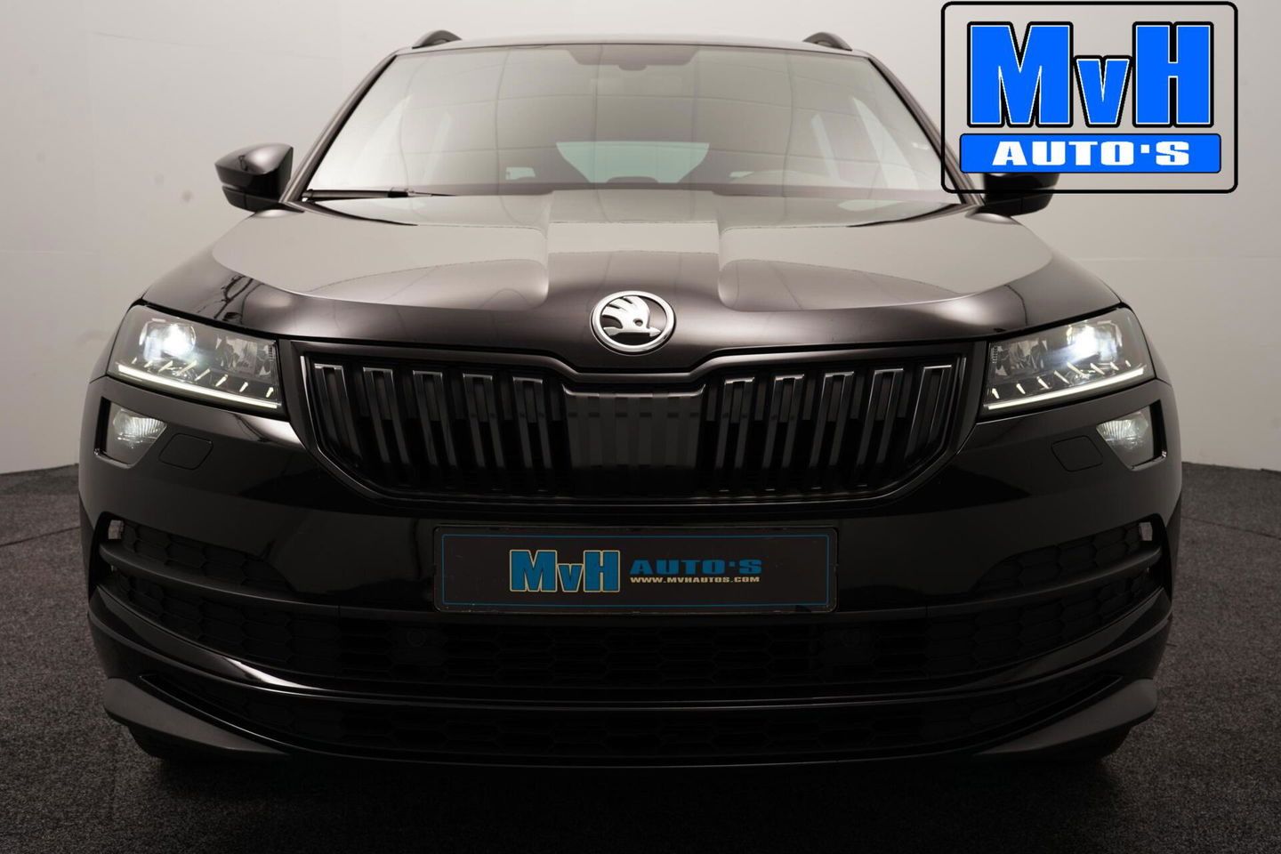 Škoda Karoq 1.5 TSI ACT Sportline Business | LUXE | CAMERA |TREKH | LED