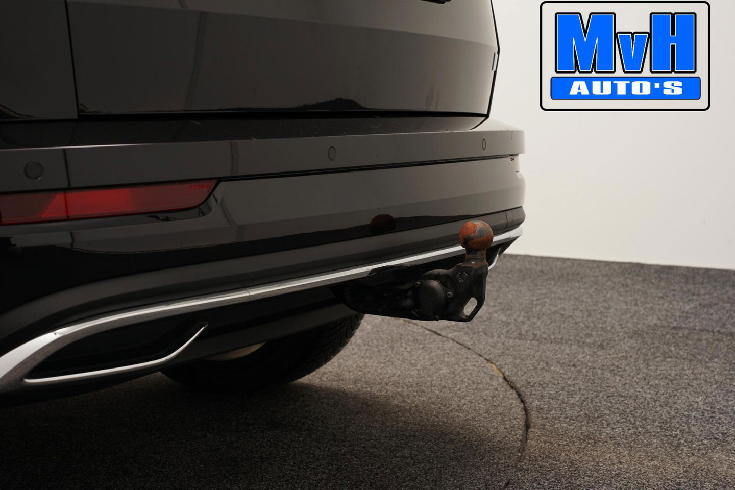 Škoda Karoq 1.5 TSI ACT Sportline Business | LUXE | CAMERA |TREKH | LED